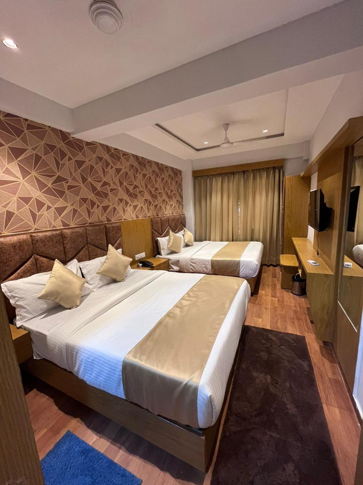 Hotel Phoniex アーメダバード 部屋 写真