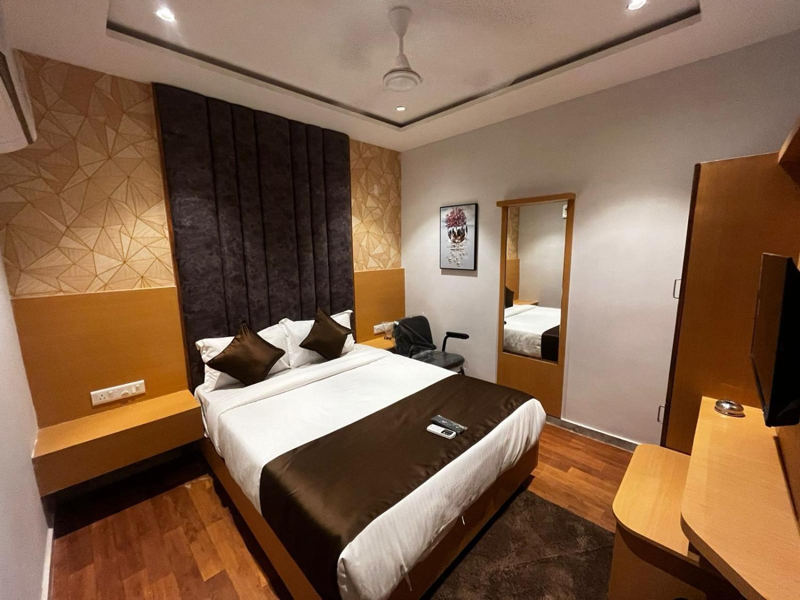 Hotel Phoniex アーメダバード 部屋 写真