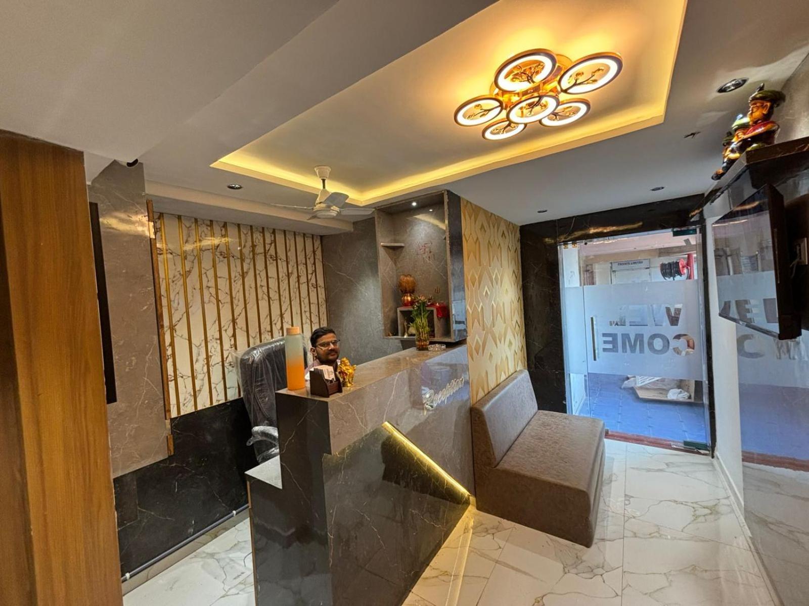 Hotel Phoniex アーメダバード エクステリア 写真