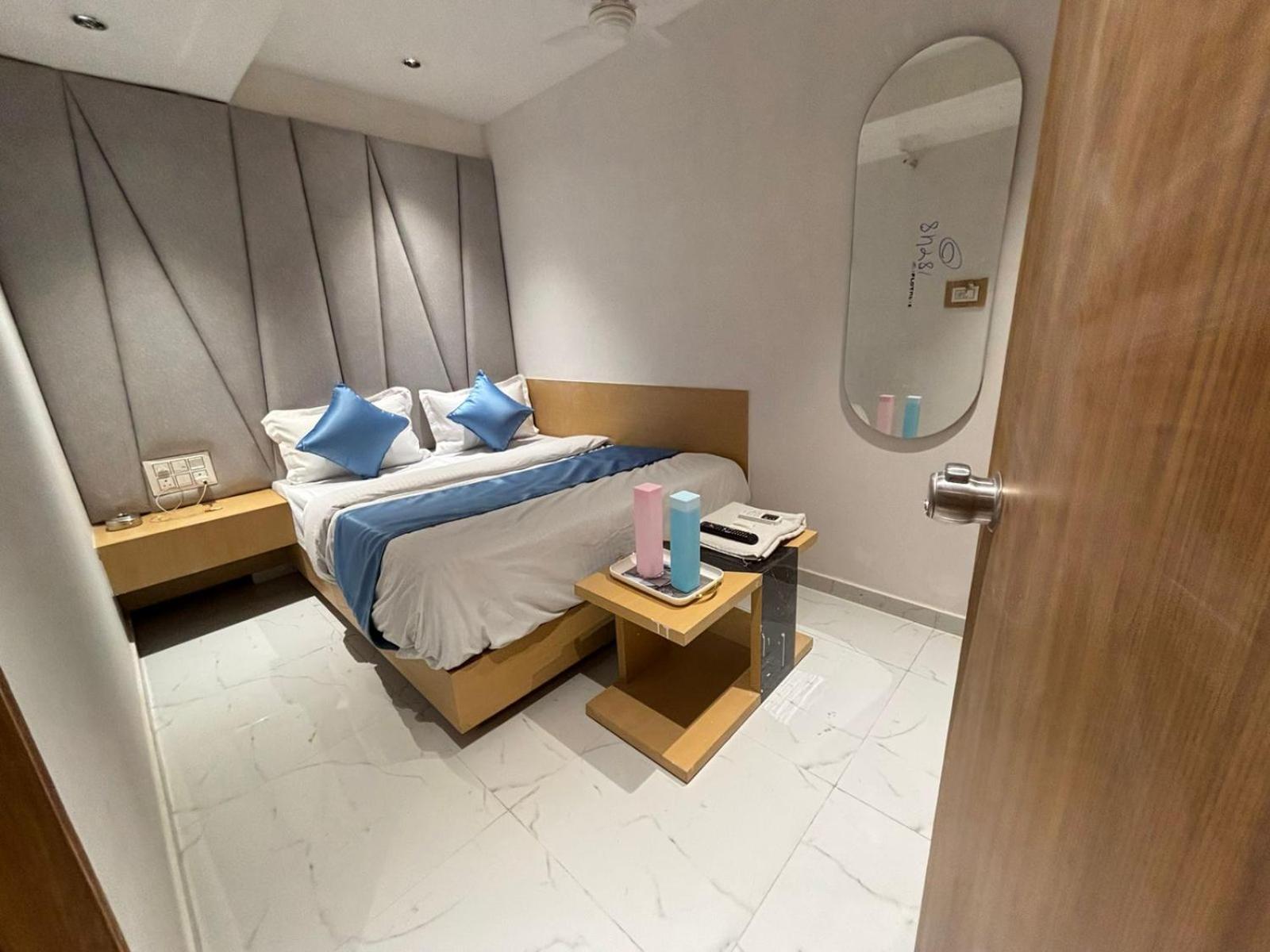 Hotel Phoniex アーメダバード エクステリア 写真